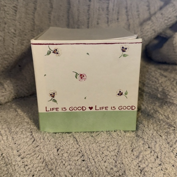 Susan Branch Vintage Note Cube with loose notes - refillable “Life is Good” - Picture 3 of 4